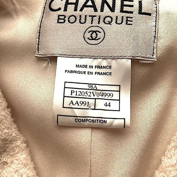 ❤️SOLD❤️Vintage CHANEL Tweed Pleated Blazer with inner chainlink lower trim - Picture 2 of 12